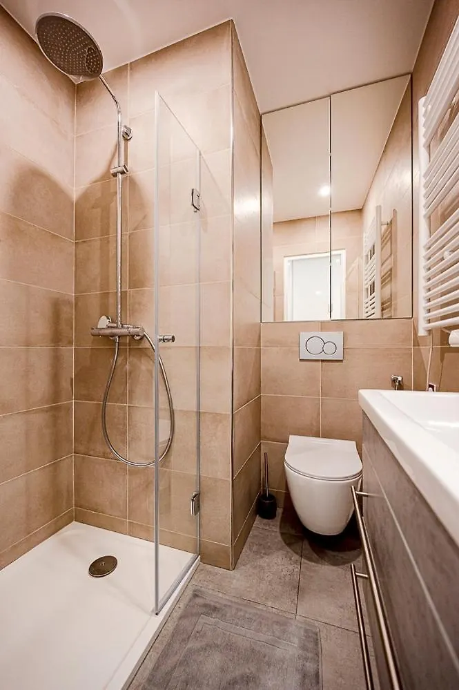 Trendy ,Quit And Chic Apartment Paris France